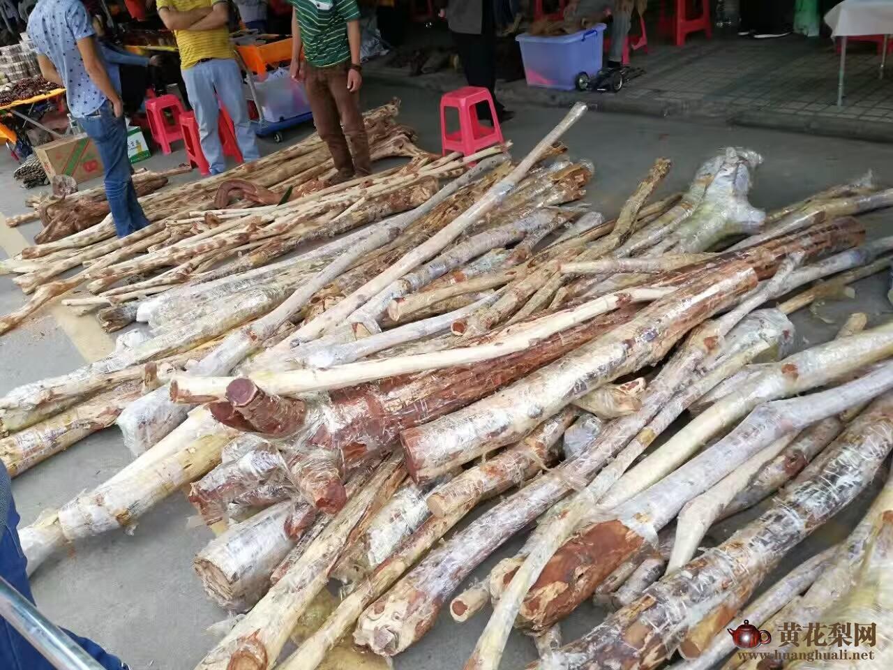 市场上常见的海南黄花梨原木新料